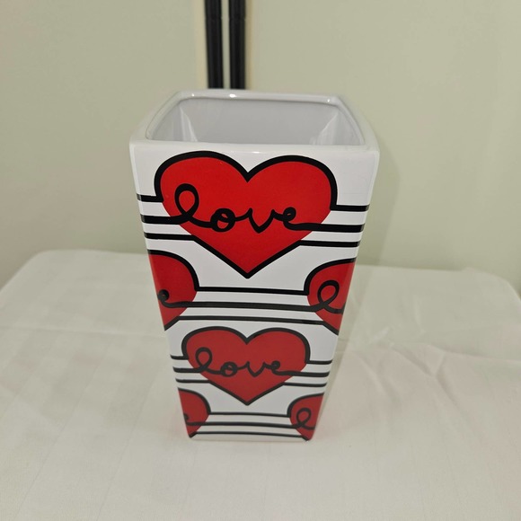 ProFlowers Ceramic Flower Vase Big Hearts w/ Love Black Lines Valentines Floral - Picture 2 of 5